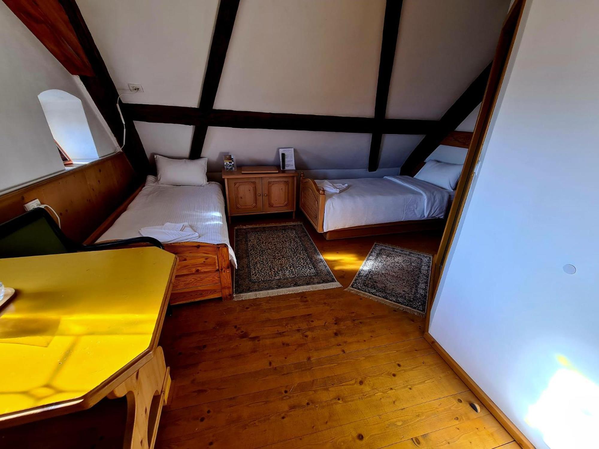 Hotel Armenopolis - Adults Only Gherla Exterior foto