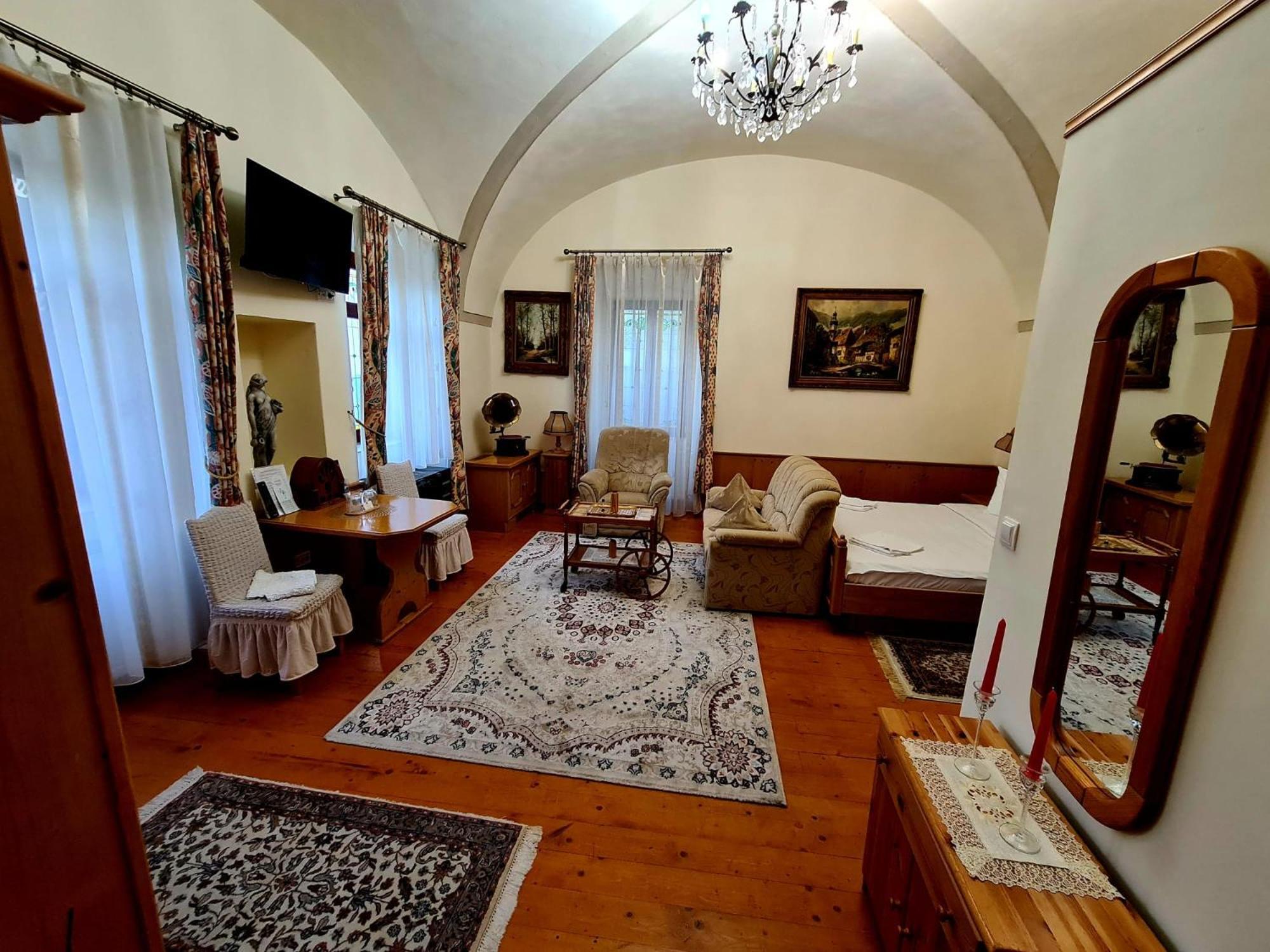 Hotel Armenopolis - Adults Only Gherla Exterior foto