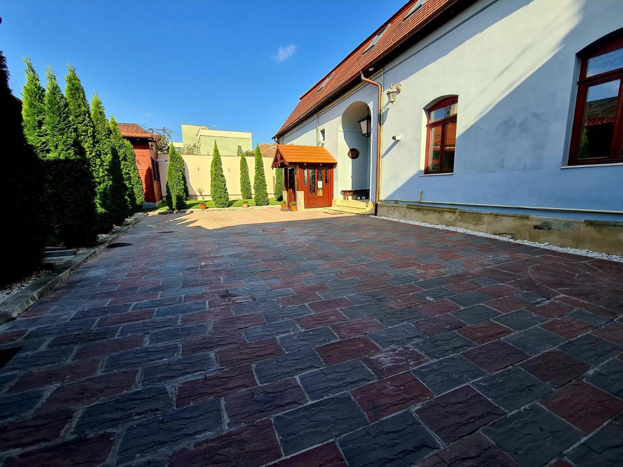 Hotel Armenopolis - Adults Only Gherla Exterior foto